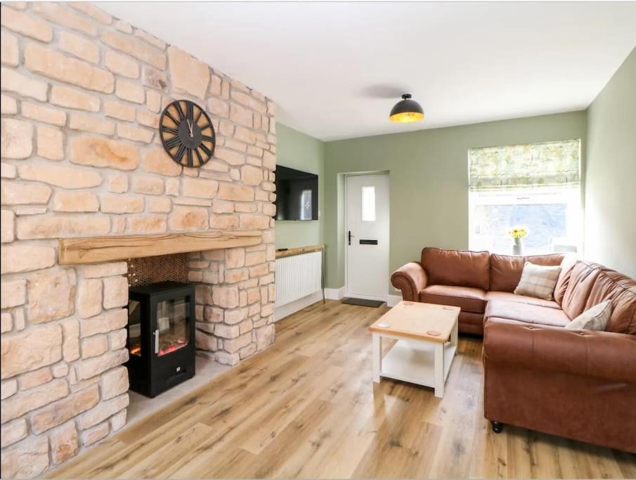 Babbling Brook Cottage Stony Middleton Exterior foto